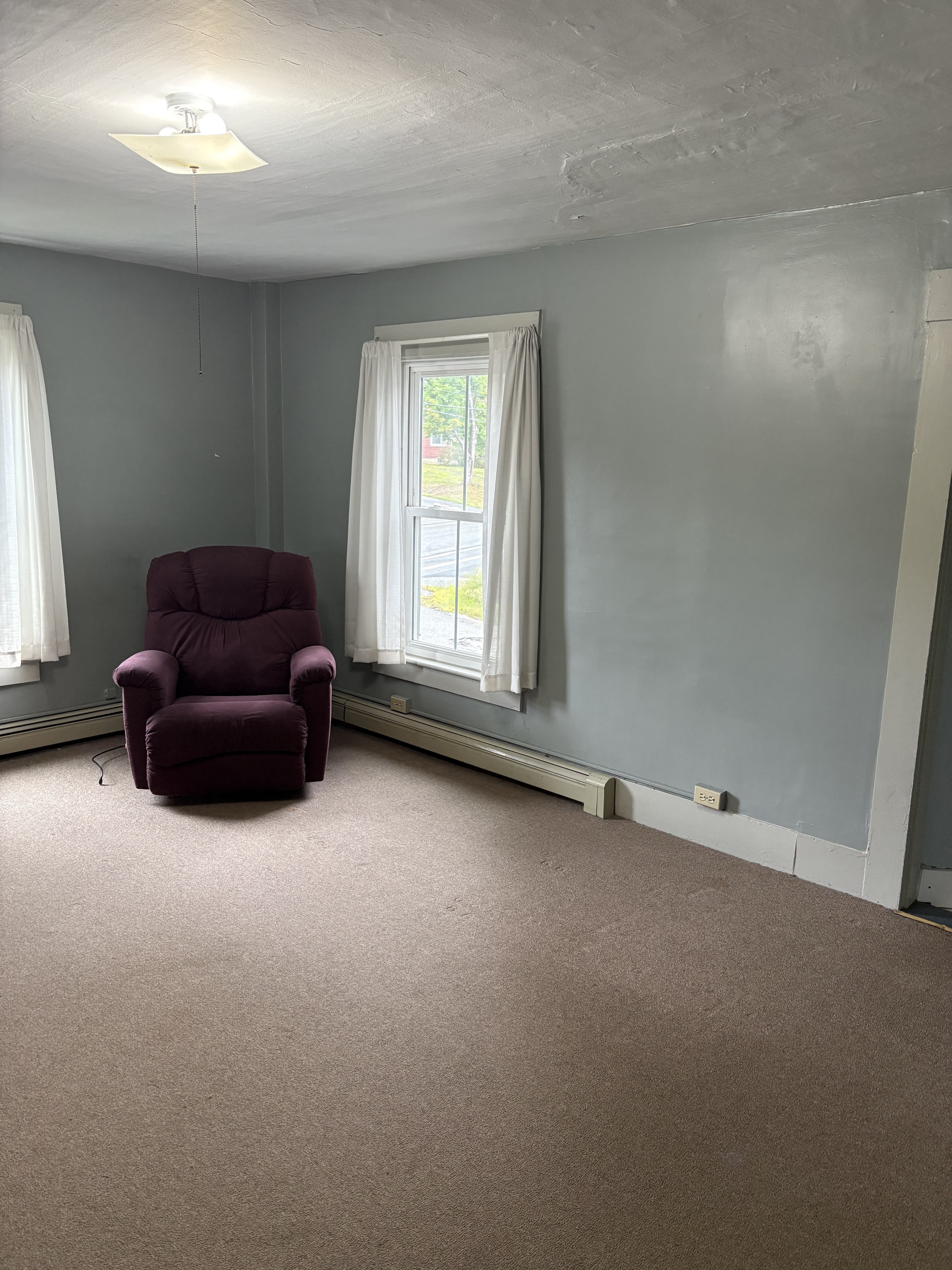 12 Hall Ave Apt 3